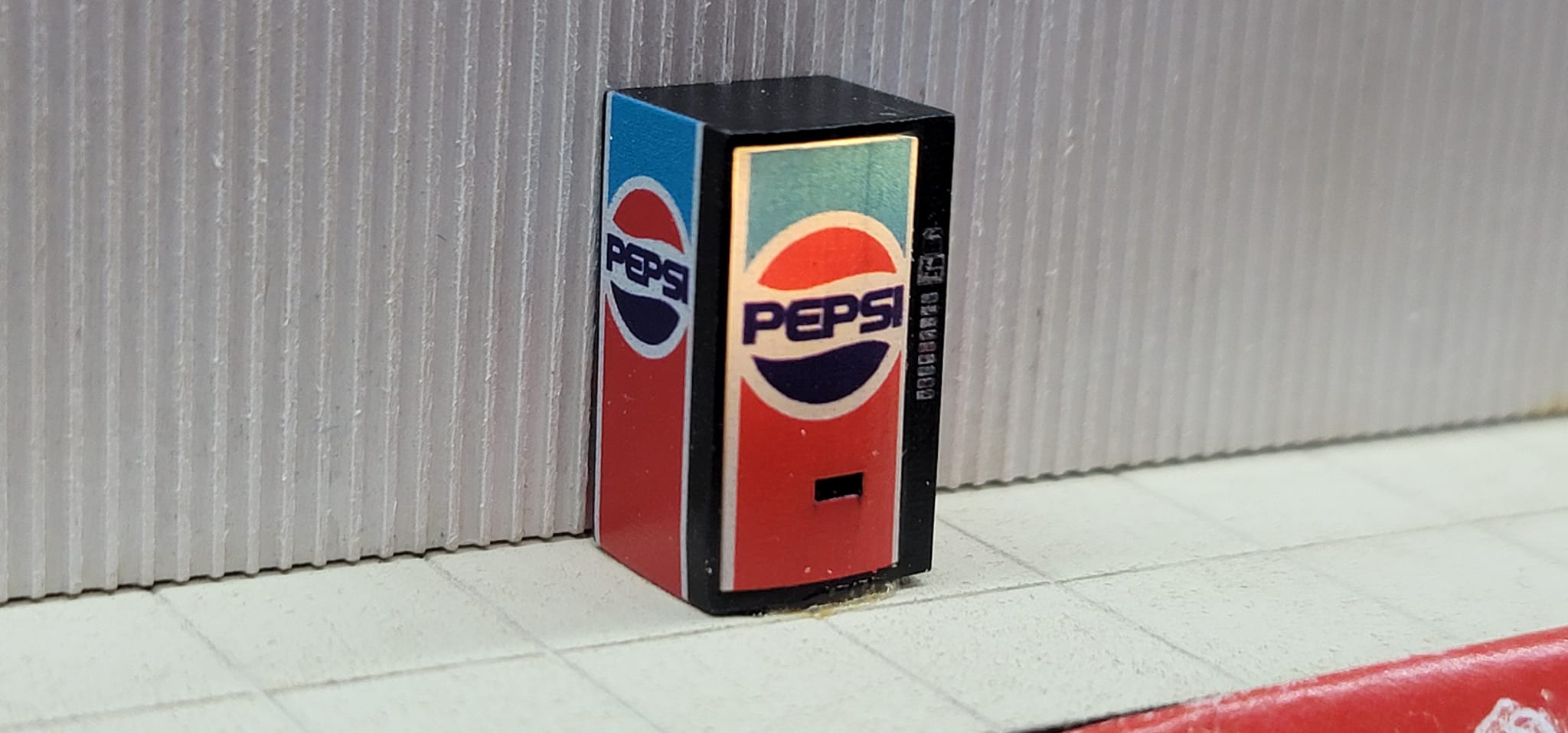 HO Scale Modern Pepsi Machine